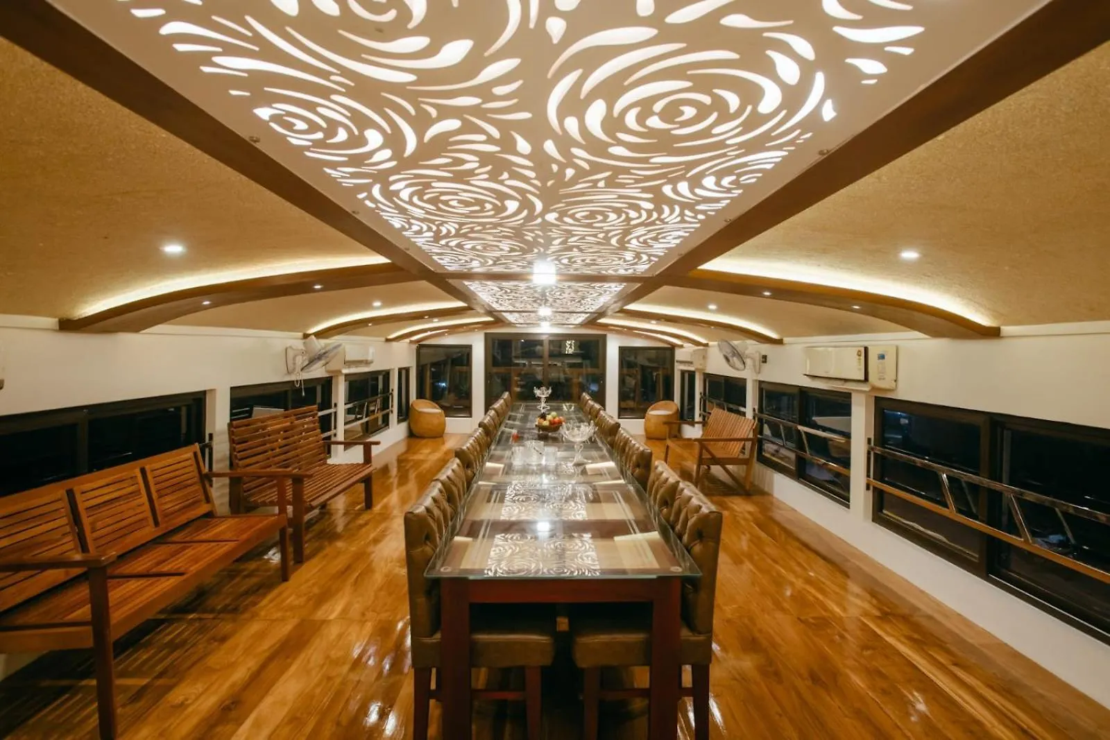 *** Botel Elegant Boathouse Hotel Alappuzha India